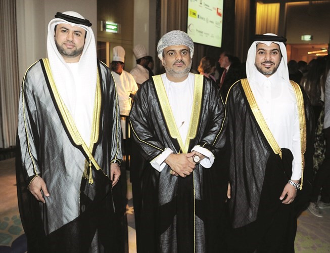 السفير العماني مشاركا في الاحتفال﻿