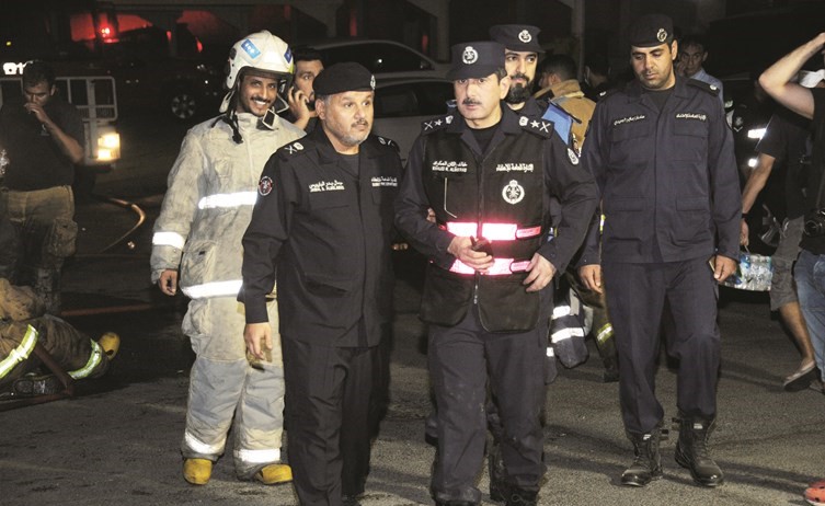 الفريق خالد المكراد واللواء جمال بليهيص اشرفا على الحادث﻿