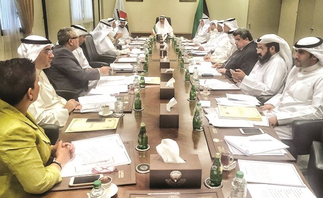 ديوسف العلي مترئسا الاجتماع السادس للجنة الوطنية لحماية المستهلك ﻿