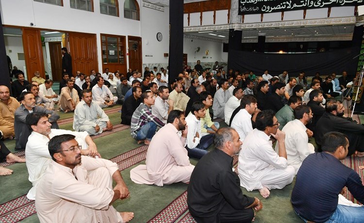  من الحضور في حسينية الامام عليقاسم باشا﻿