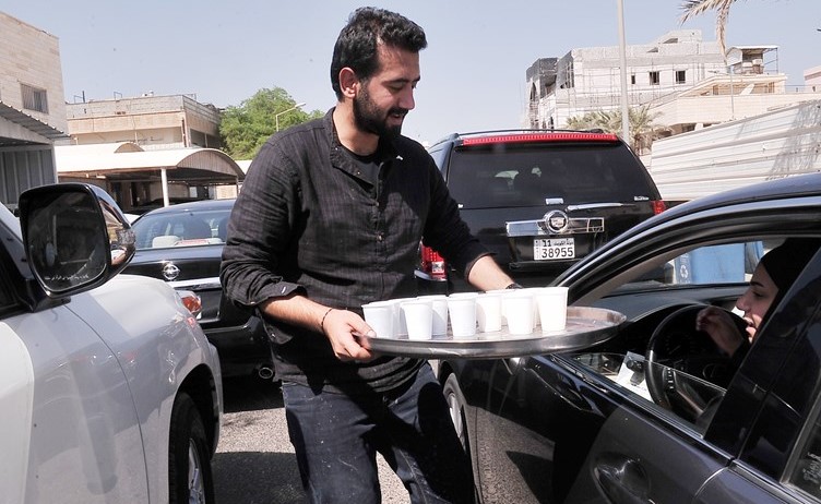  وتوزيعها مرتادي الطريقزين علام﻿
