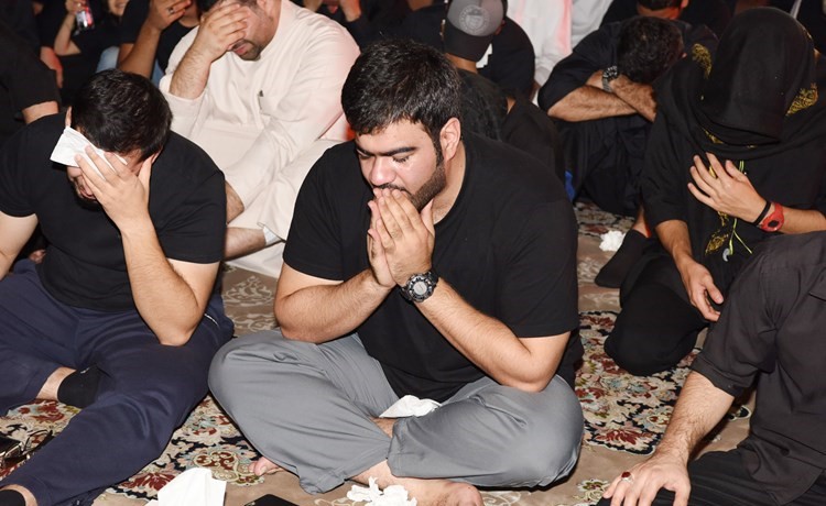 تاثر وبكاء﻿
