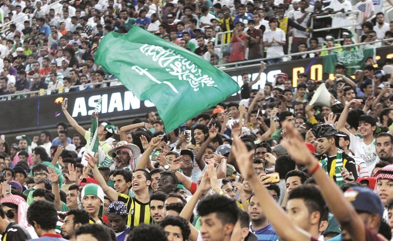 الجماهير السعودية فرحت بالفوز الكبير على الامارات ﻿