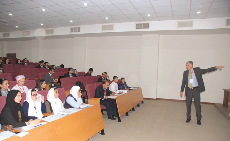 جانب من استعراض تفاصيل المسابقة﻿