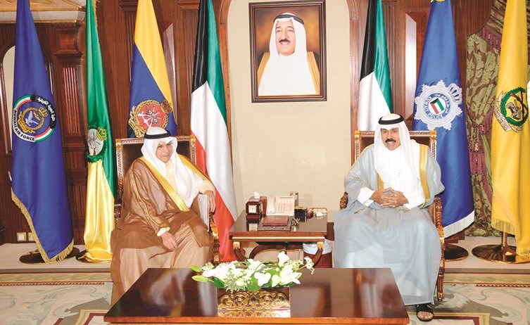 سمو ولي العهد الشيخ نواف الاحمد مستقبلا الشيخ خالد الجراح﻿