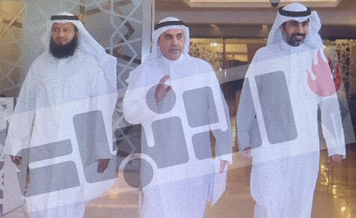 النواب الطريج ومطيع والخميس خلال توجههم الى مكتب رئيس مجلس الأمة مرزوق الغانم لتقديم الإستجواب 