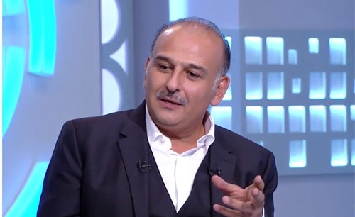 بالفيديو.. هذا ما قاله الفنان السوري جمال سليمان عن صورته مع الراقصة في الملهى الليلي !