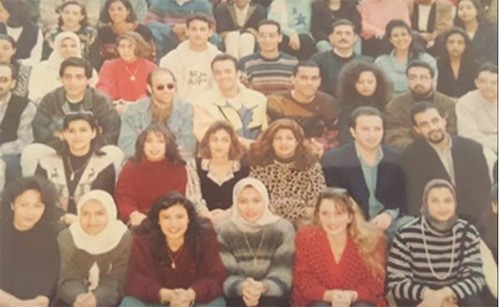اعلامية مصرية شهيرة تسخر من شكلها في الجامعة بهذه الكلمات !
