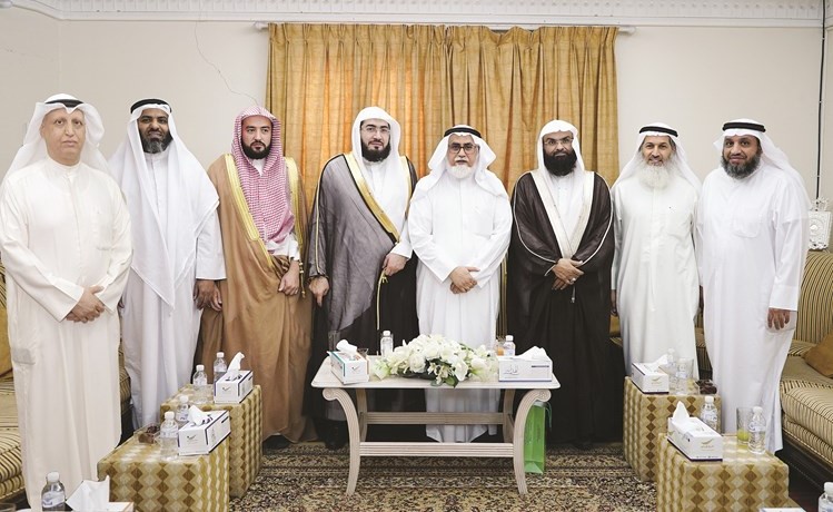 دعبدالمحسن الخرافي ودبندر عبدالعزيز ودداحمد يونس وعدد من الحضور﻿
