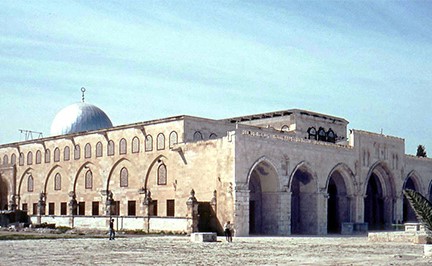 «اليونسكو» تنفي أي ارتباط ديني لليهود بالمسجد الأقصى ..وإسرائيل تعلق تعاونها معها