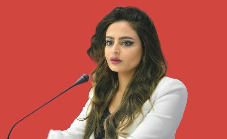 سارة القبندي﻿