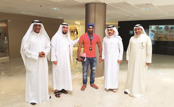 عدد من المشاركين في الحملة ﻿