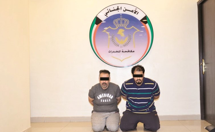 المتهمان الكويتي والعراقي قبل الإحالة للنيابة العامة