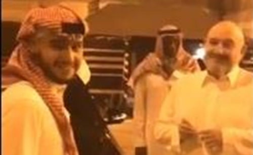 بالفيديو: لحظة وداع الامير خالد بن طلال ابنه المتجه للحد الجنوبي.. ومغردون يشيدون