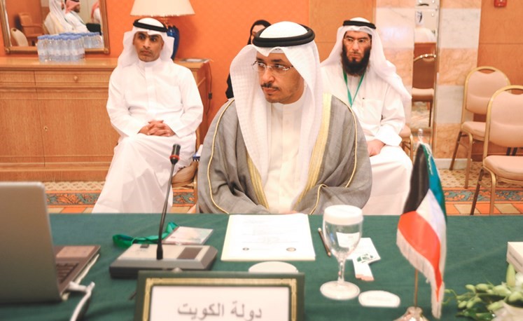 محمد الاحمد مترئسا وفد الكويت باجتماع اللجنة﻿