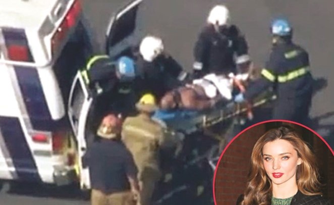 لقطة ماخوذة من فيديو لحادثة الاقتحام وفي الاطار ميراندا كير﻿