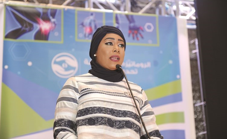 ايمان نجم خلال تقديم فقرات الحفل﻿