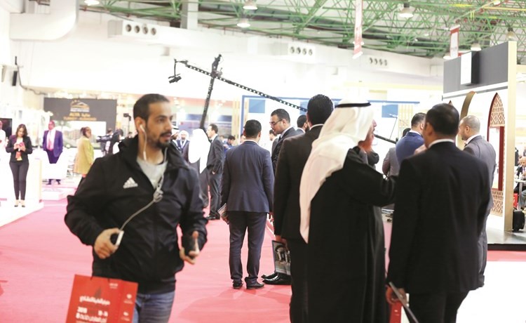 اقبال جماهيري كبير على معارض النخبة﻿