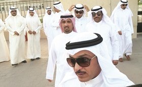 جانب من الاعتصام ويبدو نايف السور متحدثا للاعلام ﻿