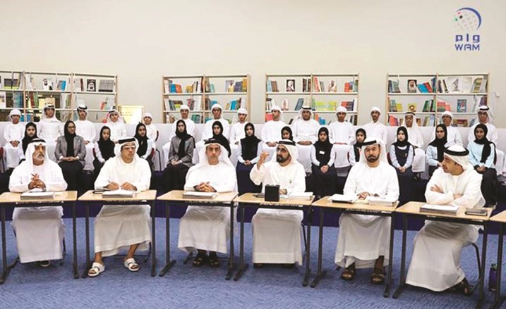 جانب من اجتماع مجلس الوزراء الاماراتي في المدرسة	وام﻿