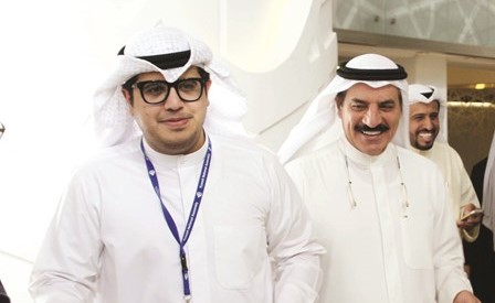 عبدالله المعيوف مودعا الصحافيين عقب صدور مرسوم الحل﻿