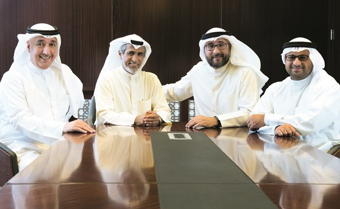عبدالعزيز الياقوت خلال توقيع مذكرة التحالف﻿