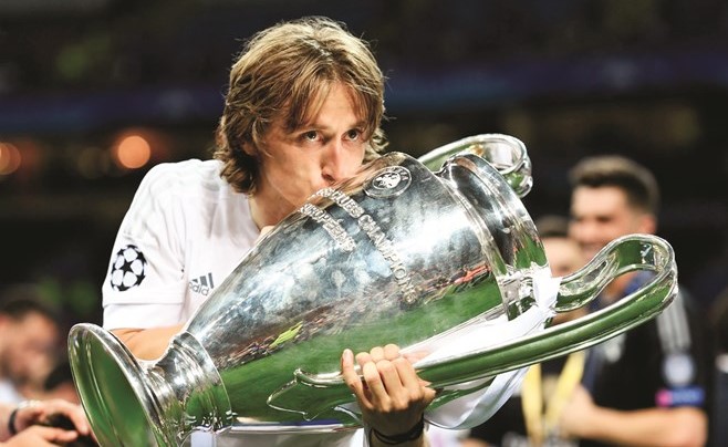 مودريتش يجدد عقده إلى 2020