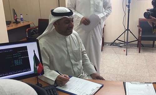 قطار الترشح لمجلس أمة 2016 بدأ.. وإقبال غير مسبوق على إدارة الانتخابات في ساعات الصباح الأولى