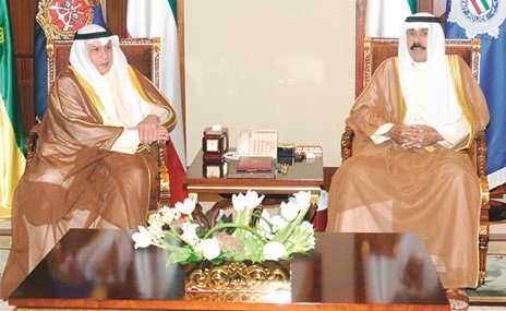 سمو ولي العهد الشيخ نواف الاحمد مستقبلا الشيخ خالد الجراح ﻿