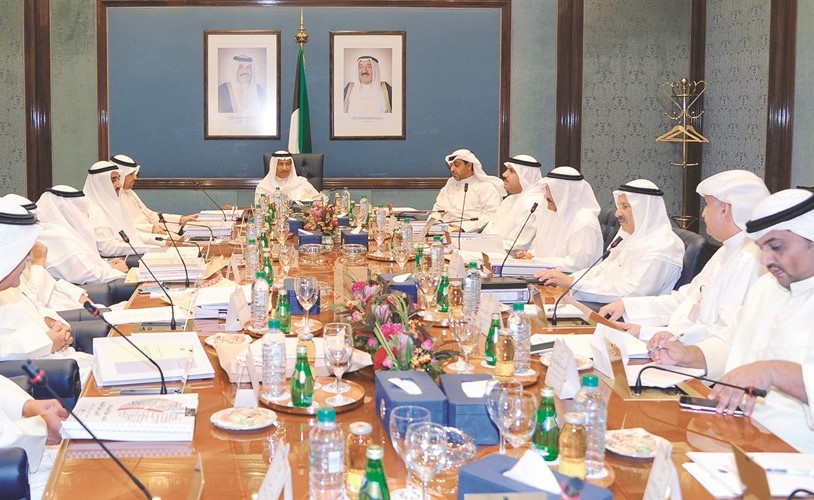 سمو رئيس الوزراء الشيخ جابر المبارك مترئسا الاجتماع الـ102 للمجلس الاعلى للبترول﻿