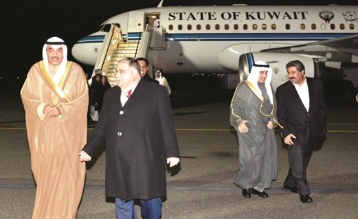 الشيخ صباح الخالد والشيخ داحمد ناصر المحمد خلال وصولهما الى برلين وفي استقبالهما السفير وليد الخبيزي والسفير منذر العيسى﻿