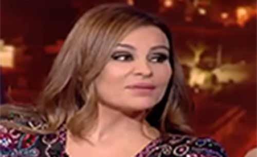 بالفيديو.. كارول سماحة بموقف طريف على الهواء