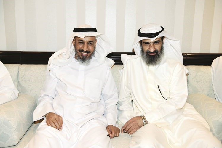 بعض من المؤيدين حضروا في ديوان الشايع ﻿