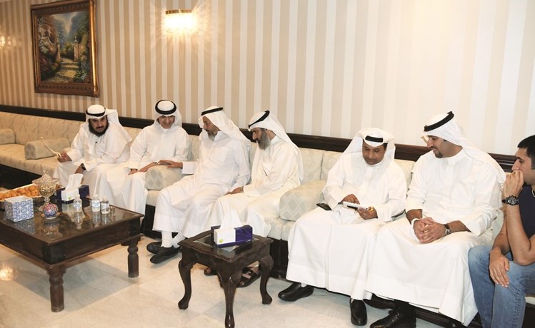 جانب من الحضور في ديوان الشايع ﻿