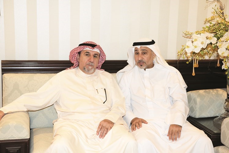 ناخبان في ديوان الشايع ﻿