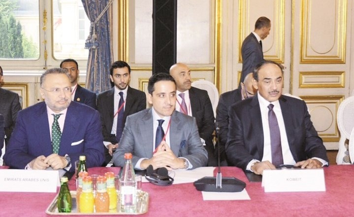 الشيخ صباح الخالد مترئسا وفد الكويت في اجتماع استقرار الموصل بحضور الشيخ داحمد ناصر المحمد﻿