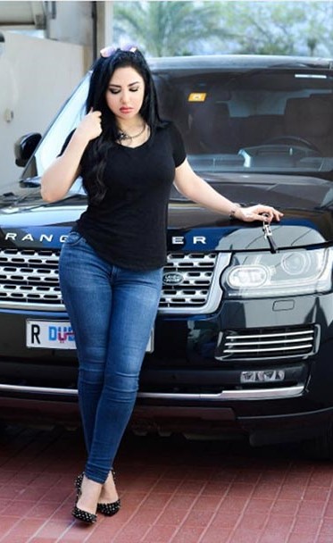 بالصور.. على طريقة محمد رمضان.. سهير القيسي تستعرض سيارتها الفارهة على أنستجرام
