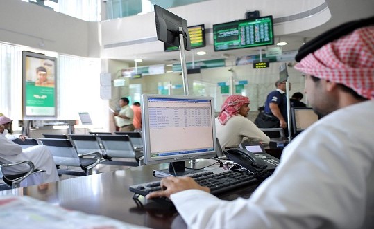 IBM: البنوك الخليجية تواجه تراجع الودائع الحكومية وشح السيولة