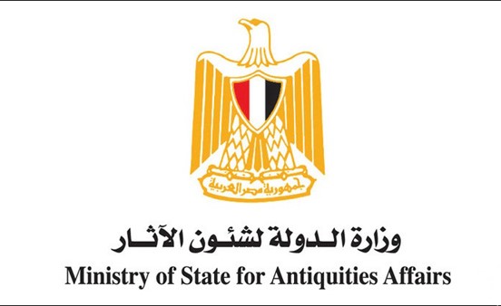 الكشف عن مقبرتين منحوتتين في الصخر غرب أسوان