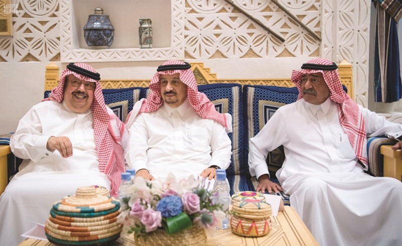 جانب من استقبال خادم الحرمين الشريفين ولي عهد ابوظبي﻿