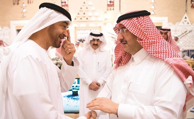 ولي العهد خلال استقبال خادم الحرمين الشريفين ولي عهد ابوظبي ﻿