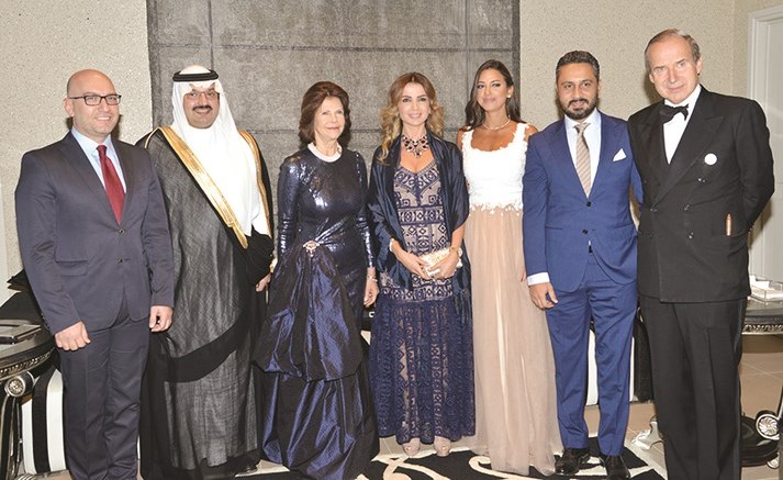 الملكة سيلفيا وصاحب السمو الملكي الامير تركي بن طلال بن عبدالعزيز ال سعود وفيصل المطوع وعدد من الحضور ﻿