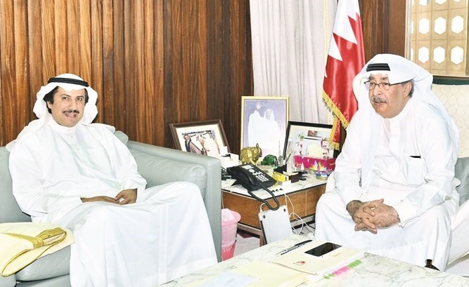 نائب رئيس وزراء البحرين جواد العريض والسفير الشيخ عزام الصباح ﻿