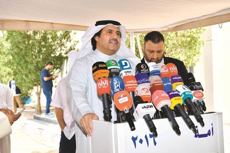 سلطان اللغيصم متحدثا عقب تسجيل ترشحه للانتخابات﻿