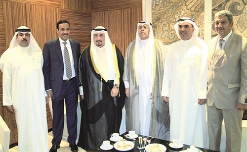 الشيخ فهد جابر العلي مع سفيرنا لدى المغرب عبداللطيف اليحيى والوفد المرافق ﻿
