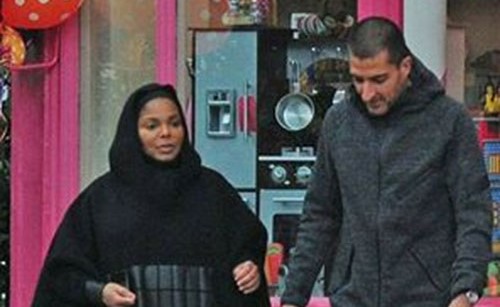 شاهد.. جانيت جاكسون بالحجاب للمرة الأولى منذ إشهار إسلامها