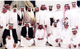 واتس أب يجمع 70 سعودياً بعد 43 عاماً من التخرج