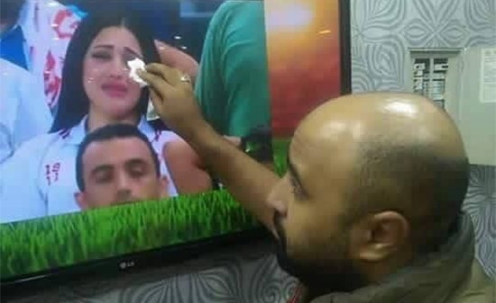 بكاء المشجعة الزملكاوية الحسناء يثير المزيد من ردود الفعل