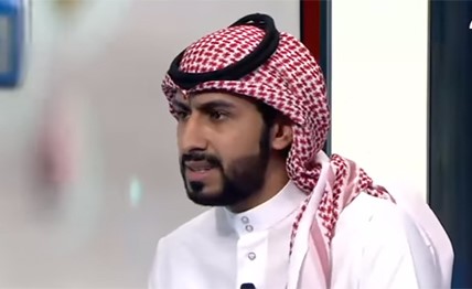بالفيديو.. اعلامي خليجي يبرر خروجه مذيعاً من قناة دينية إلى قناة أخرى واستضافته لفنانات