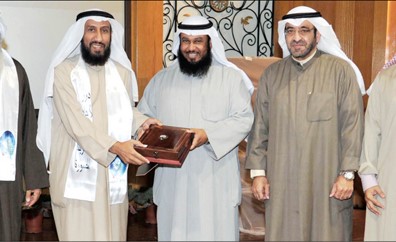 الموجه الفني العام للتربية الاسلامية جاسم المسباح يرعى احد المشاريع التربوية في منطقة العاصمة التعليمية